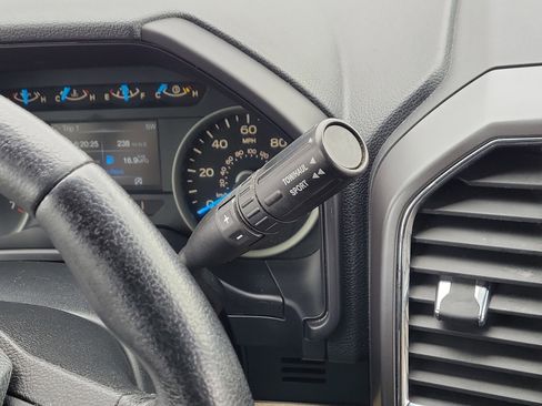 Used 2016 Ford F150 XLT w/ Equipment Group 302A Luxury image 29