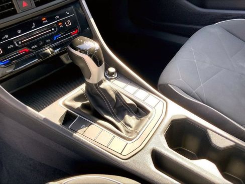 Certified 2025 Volkswagen Jetta Sport FWD image 14