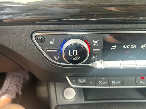 Used 2018 Audi Q5 2.0T Premium Plus w/ Premium Plus Package AWD/4WD image 18