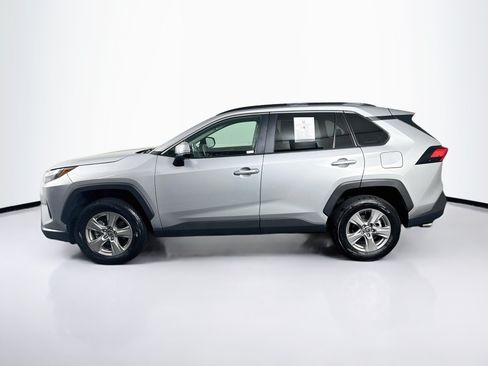 Used 2025 Toyota RAV4 XLE FWD image 4