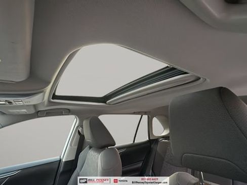 Used 2020 Toyota RAV4 XLE w/ Convenience Package image 12