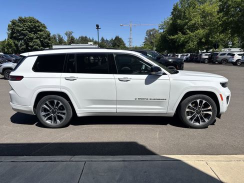 Used 2023 Jeep Grand Cherokee L Overland AWD/4WD image 5