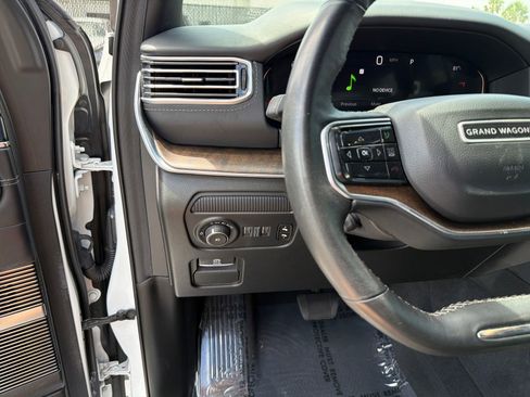 Used 2024 Jeep Grand Wagoneer L 4WD image 17