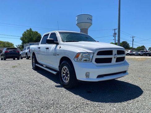 Used 2018 RAM 1500 Express AWD/4WD image 1