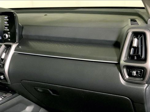 Used 2021 Kia Sorento S w/ Panoramic Sunroof Package AWD/4WD image 16
