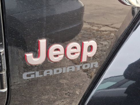 Used 2020 Jeep Gladiator Rubicon w/ Dual Top Group image 10