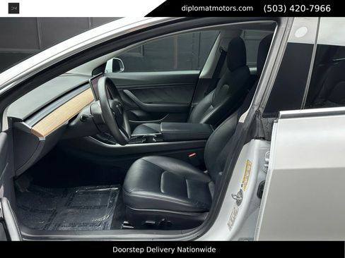Used 2020 Tesla Model 3 Long Range image 18