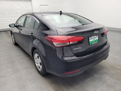 Used 2017 Kia Forte LX image 5