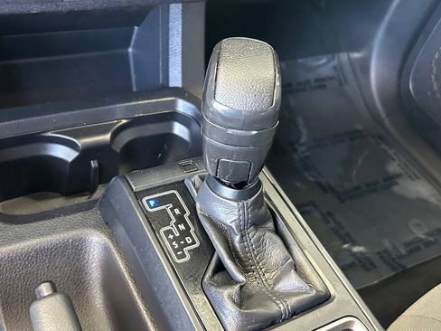 Used 2020 Toyota Tacoma SR w/ SR Convenience Package RWD image 15