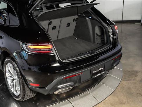 Certified 2026 Porsche Macan AWD/4WD image 31
