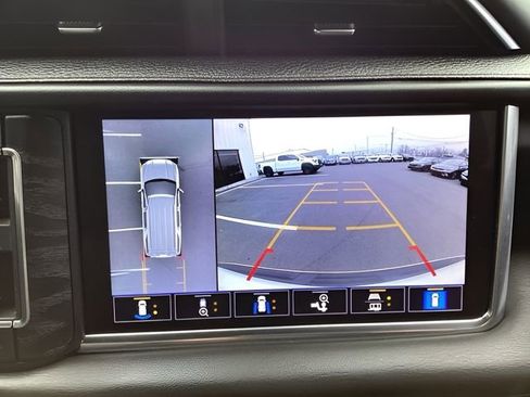 Used 2021 GMC Yukon XL Denali w/ Denali Premium Package image 38