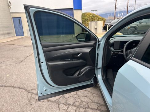 Used 2025 Hyundai Santa Cruz SE image 15