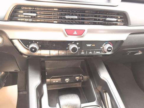 Used 2020 Kia Telluride LX image 20