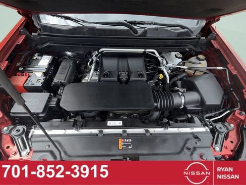 Used 2024 Chevrolet Colorado ZR2 w/ Technology Package AWD/4WD image 29