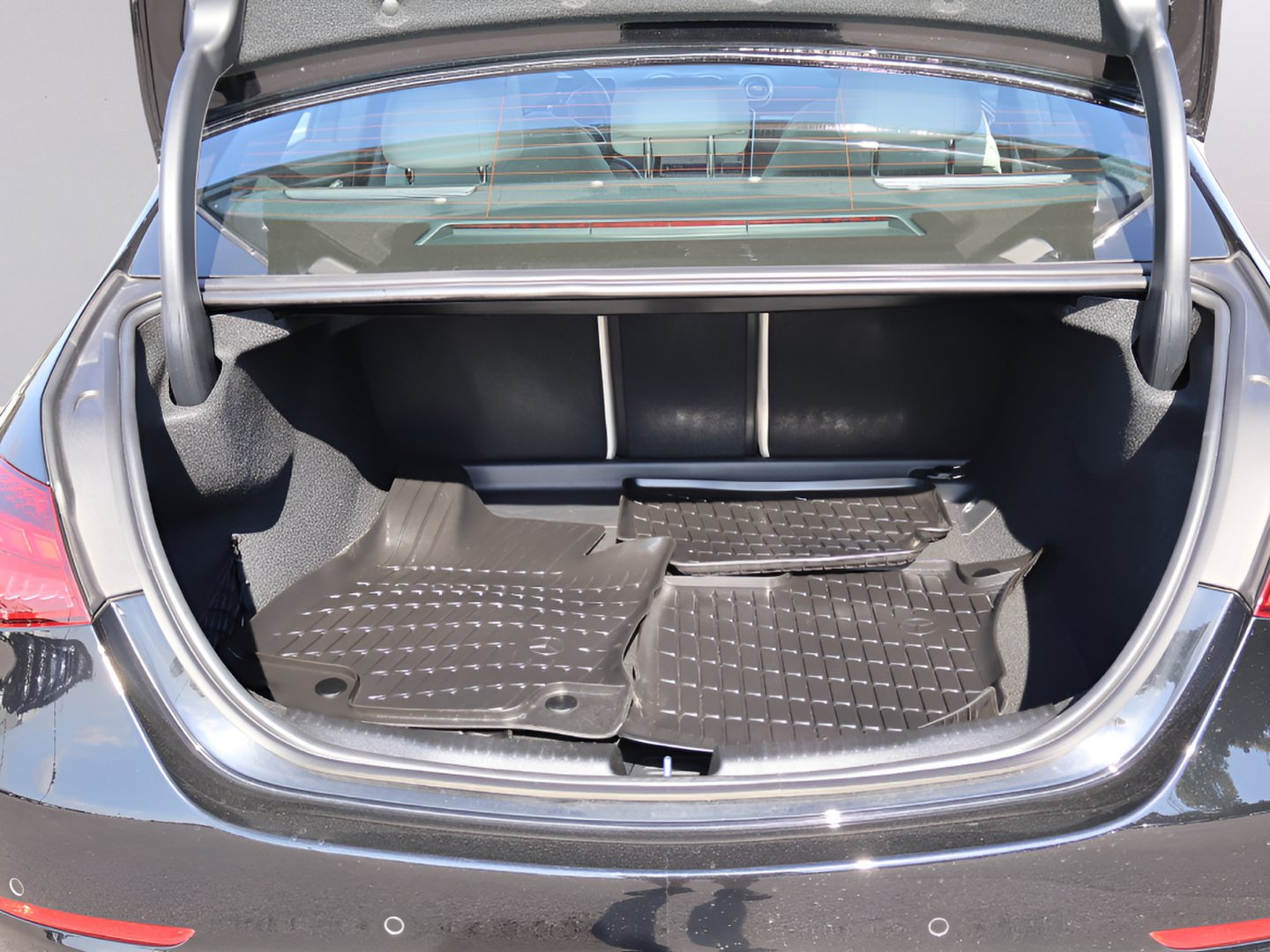 Certified 2026 Mercedes-Benz C 300 4MATIC Sedan image 17
