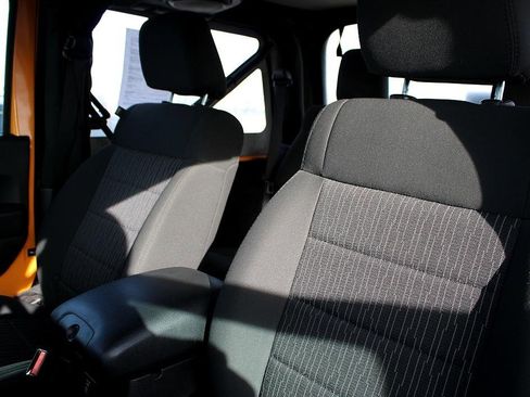 Used 2012 Jeep Wrangler Rubicon image 29