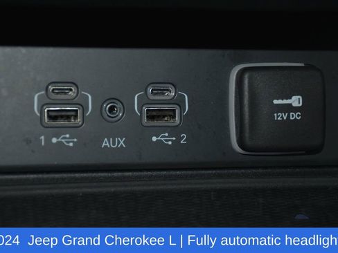 Used 2024 Jeep Grand Cherokee L Limited w/ Luxury Tech Group II image 23