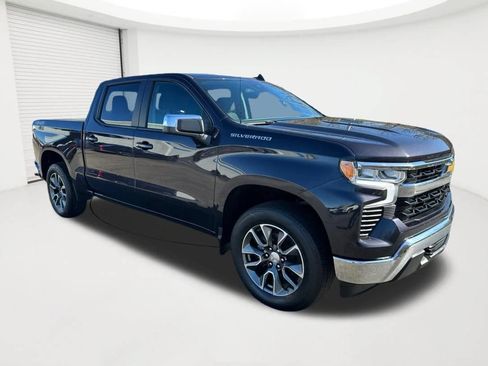 Used 2023 Chevrolet Silverado 1500 LT AWD/4WD image 3