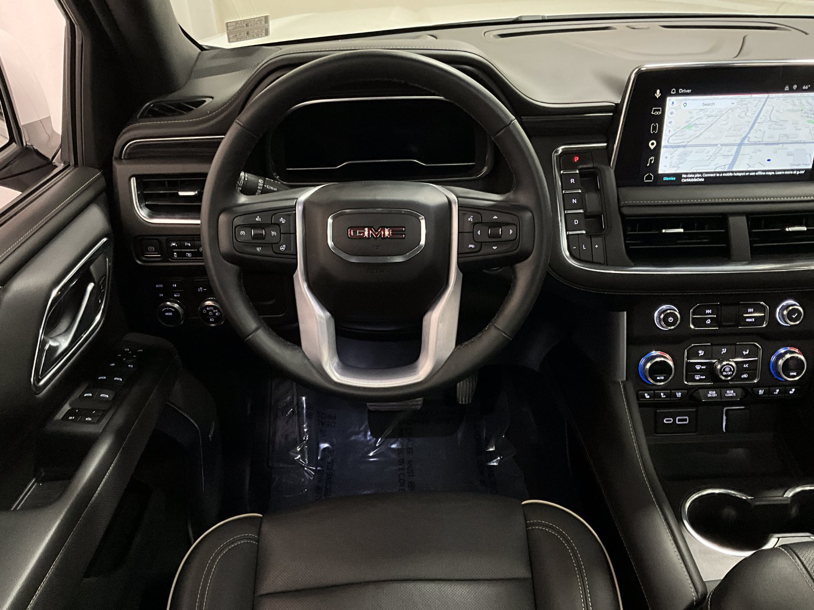 Used 2023 GMC Yukon XL SLT w/ SLT Premium Package AWD/4WD image 8