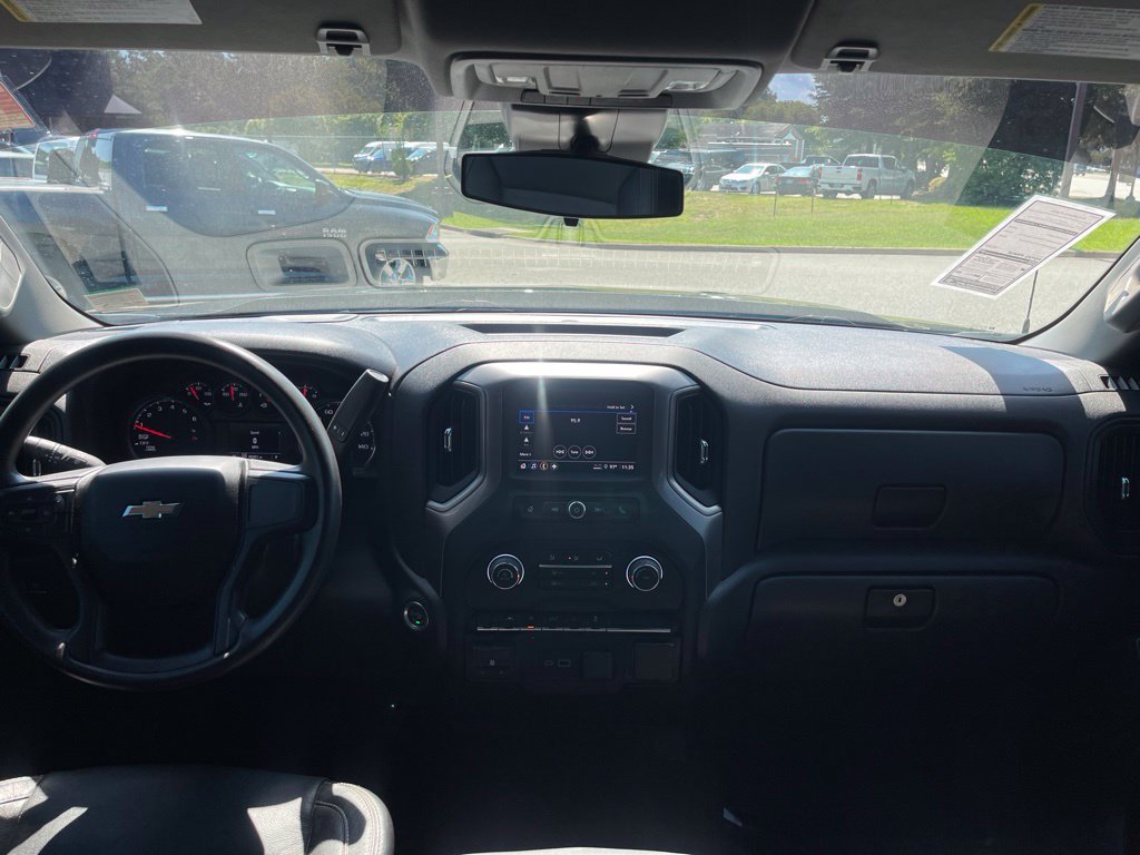 Used 2023 Chevrolet Silverado 1500 Custom AWD/4WD image 9