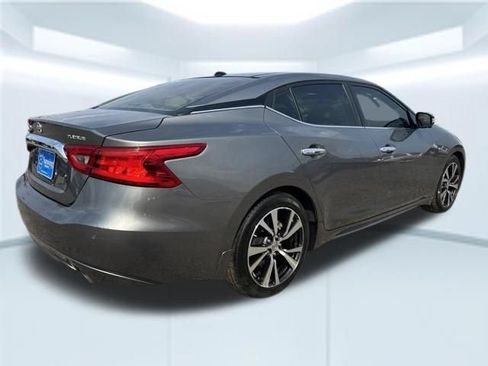 Used 2016 Nissan Maxima Platinum w/ Interior Lighting Package FWD image 6