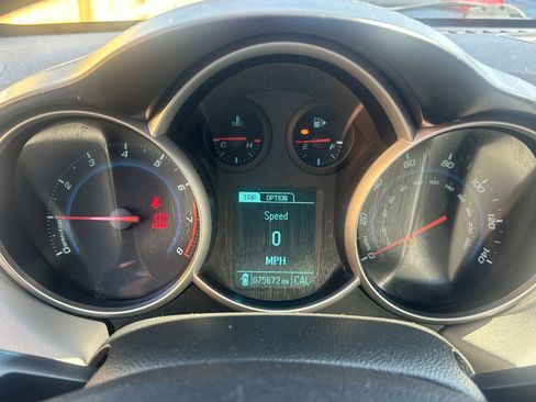 Used 2013 Chevrolet Cruze LS image 13