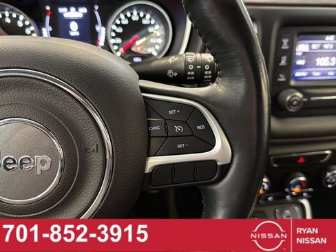 Used 2018 Jeep Compass Latitude w/ Cold Weather Group AWD/4WD image 28
