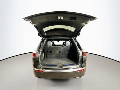 Used 2024 Buick Enclave Essence w/ Technology Package image 34