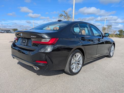 Used 2023 BMW 330i Sedan w/ Premium Package image 5