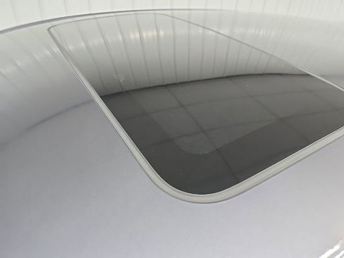 Used 2023 Honda HR-V EX-L image 11