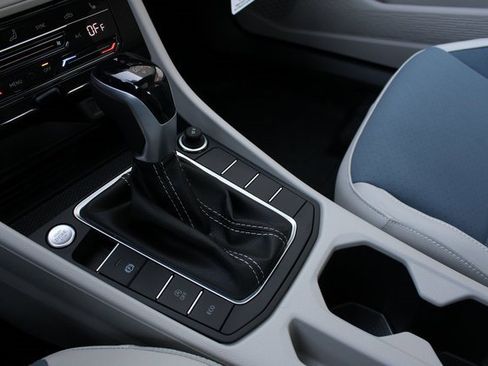 New 2026 Volkswagen Jetta SE image 10