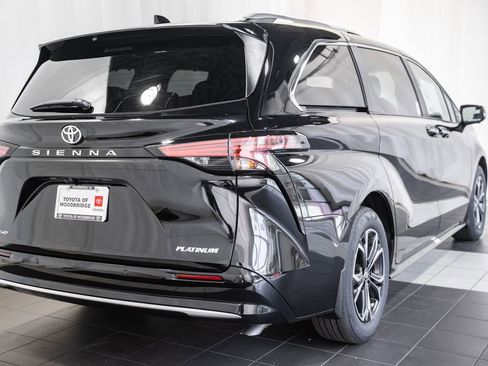 New 2026 Toyota Sienna Platinum image 4