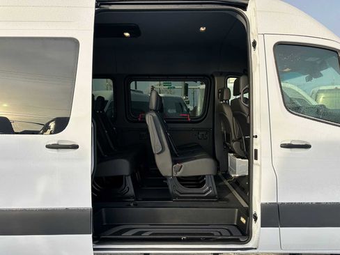 Used 2025 Mercedes-Benz Sprinter 2500 image 12