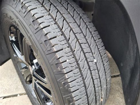 Used 2024 GMC Terrain AT4 w/ Tech Package image 27