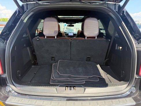 Used 2022 Ford Explorer Platinum w/ Equipment Group 601A AWD/4WD image 7