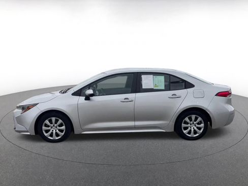 Used 2025 Toyota Corolla LE FWD image 9