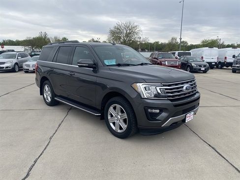 Used 2019 Ford Expedition XLT w/ Equipment Group 202A AWD/4WD image 3