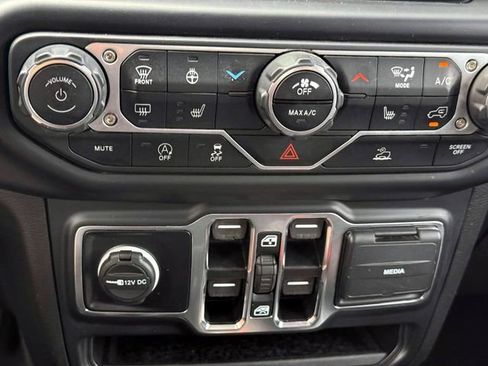 Used 2022 Jeep Wrangler Unlimited Sport AWD/4WD image 27