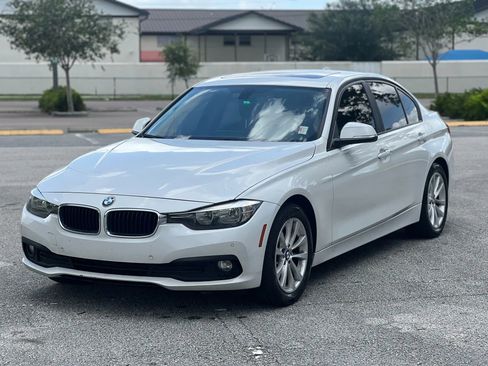 Used 2017 BMW 320i Sedan image 2