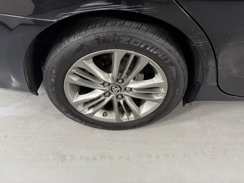 Used 2016 Toyota Camry SE image 9