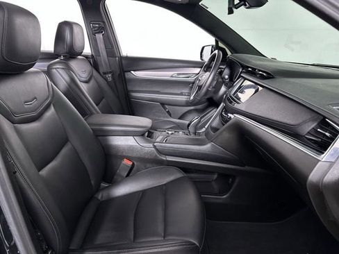 Used 2023 Cadillac XT6 Luxury image 54