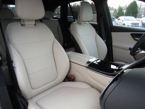 New 2026 Mercedes-Benz GLC 300 4MATIC image 19