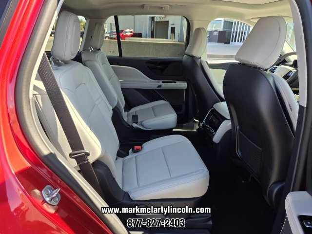 New 2026 Lincoln Aviator 2WD w/ Jet Appearance Package image 14