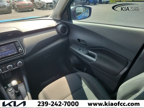Used 2023 Nissan Kicks S FWD image 17