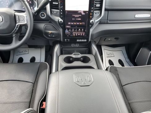 Used 2025 RAM 2500 Laramie AWD/4WD image 22