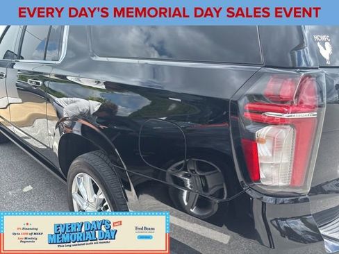 Used 2021 Chevrolet Suburban High Country AWD/4WD image 5