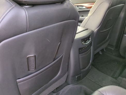 Used 2019 Cadillac Escalade ESV Luxury image 18