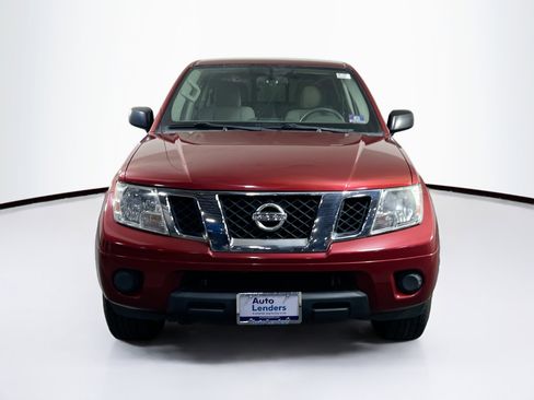 Used 2019 Nissan Frontier SV image 2