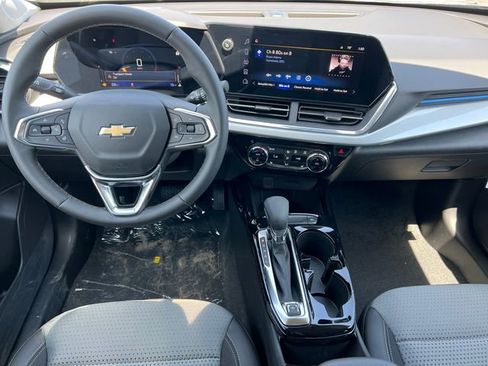 New 2026 Chevrolet Trax LT FWD image 2