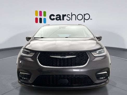 Used 2021 Chrysler Pacifica Touring w/ Cold Weather Group image 8
